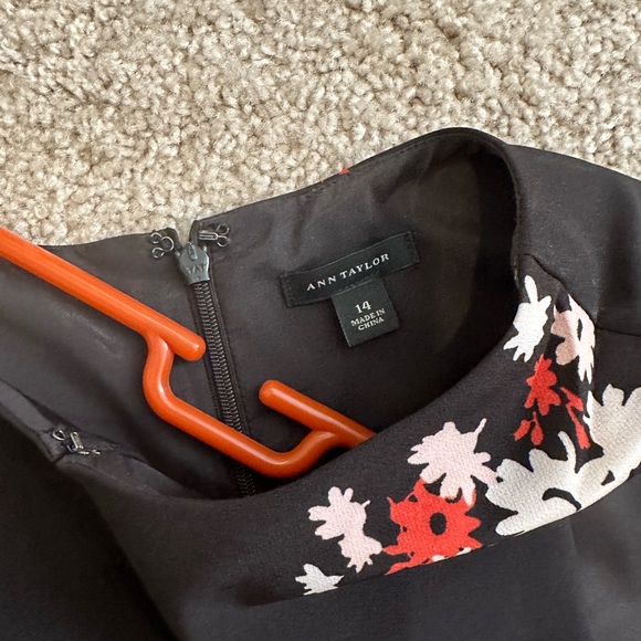 ANN TAYLOR Floral Keyhole Sheath Dress - 14 - Picture 3 of 7